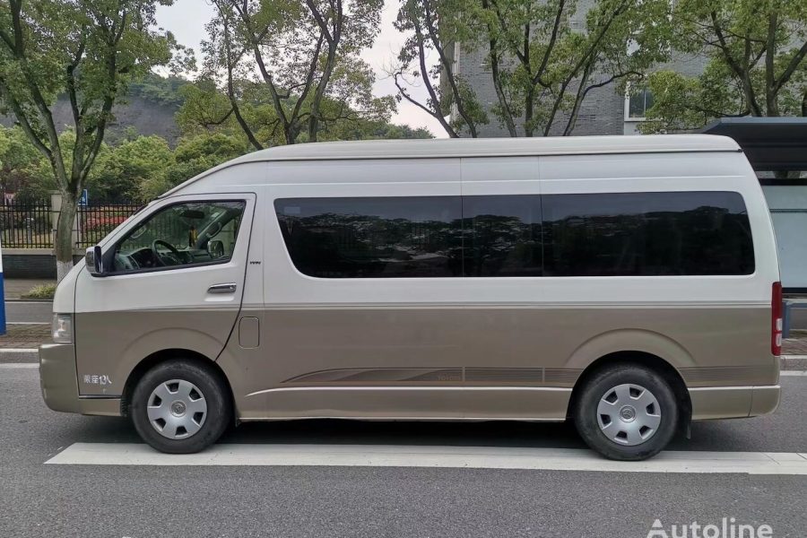 Mini bus